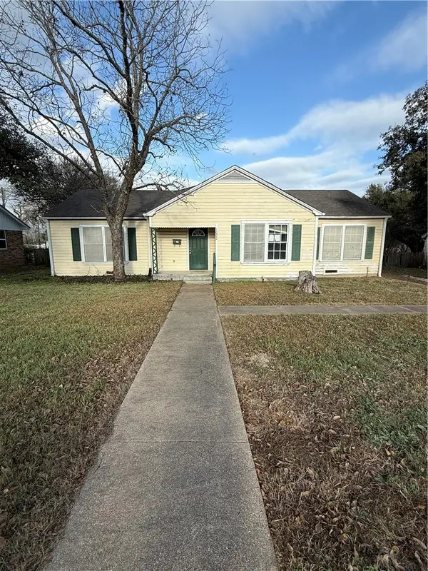 1002 E 30th Street, Bryan, TX 77803