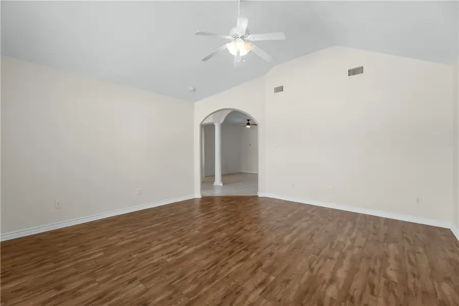 1816 Brothers Boulevard #16, College Station, TX 77845 - Image #3