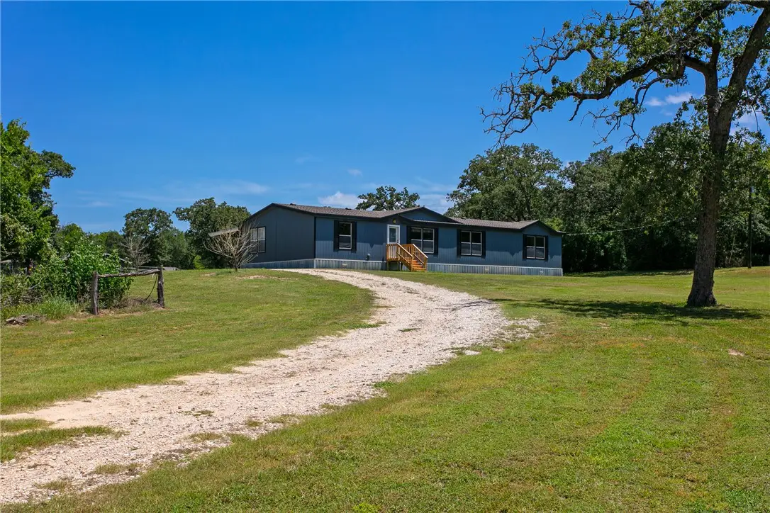 118 Yaupon Drive, Caldwell, TX 77836 - Image #1