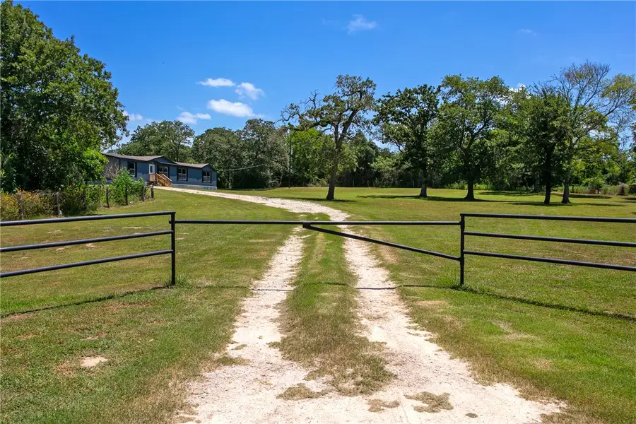 118 Yaupon Drive, Caldwell, TX 77836 - Image #3