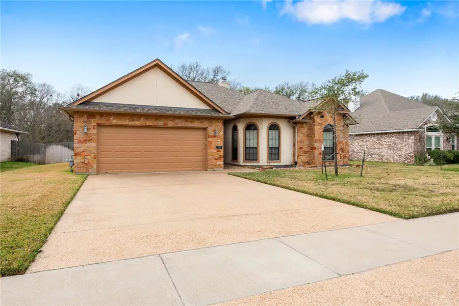 2717 Colony Village Drive, Bryan, TX 77808 - Image #2