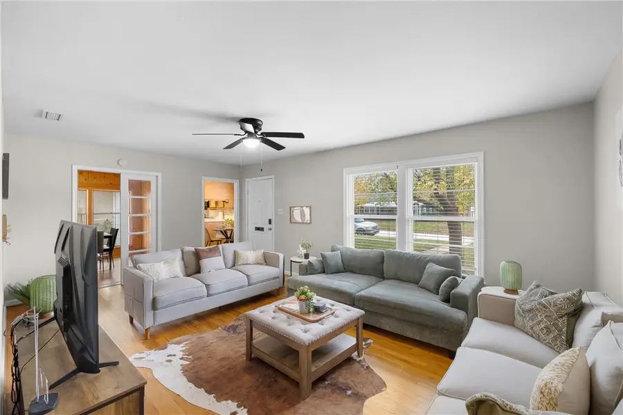 909 Enfield Street, Bryan, TX 77802 - Image #2