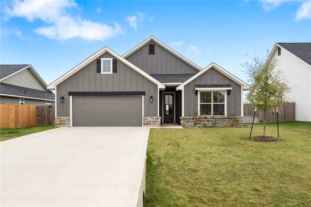 424 Brazos Bend, Snook, TX 77878 - Image #1