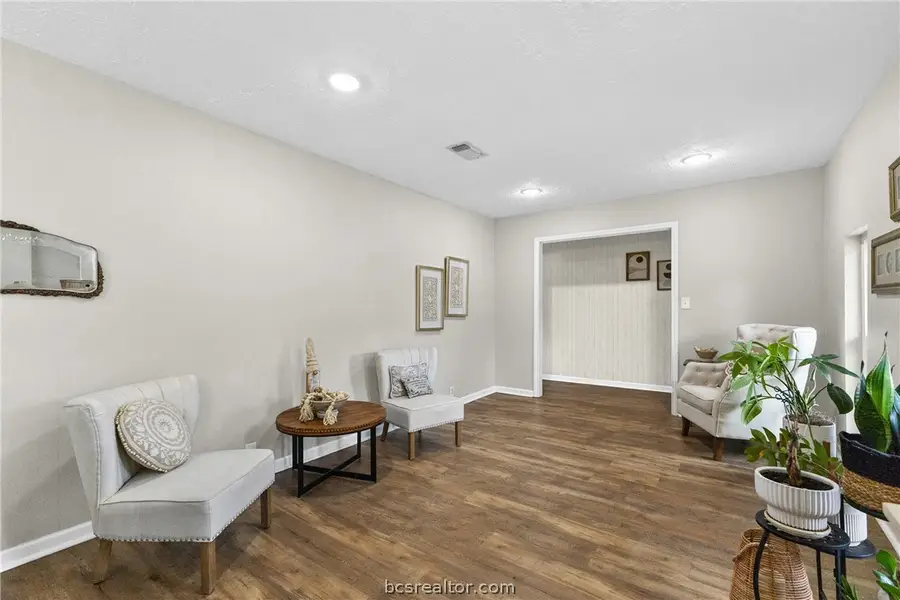 3814 Holly Drive, Bryan, TX 77802-4511 - Image #3