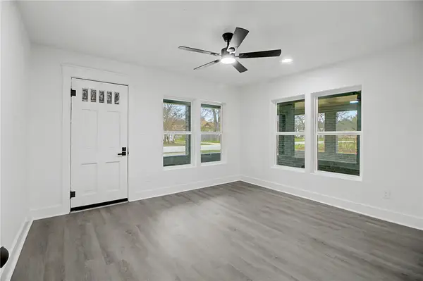 902 Post Oak Street, Hearne, TX 77859