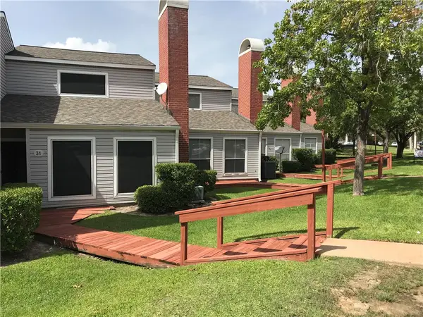 1500 Olympia Way #31, College Station, TX 77840