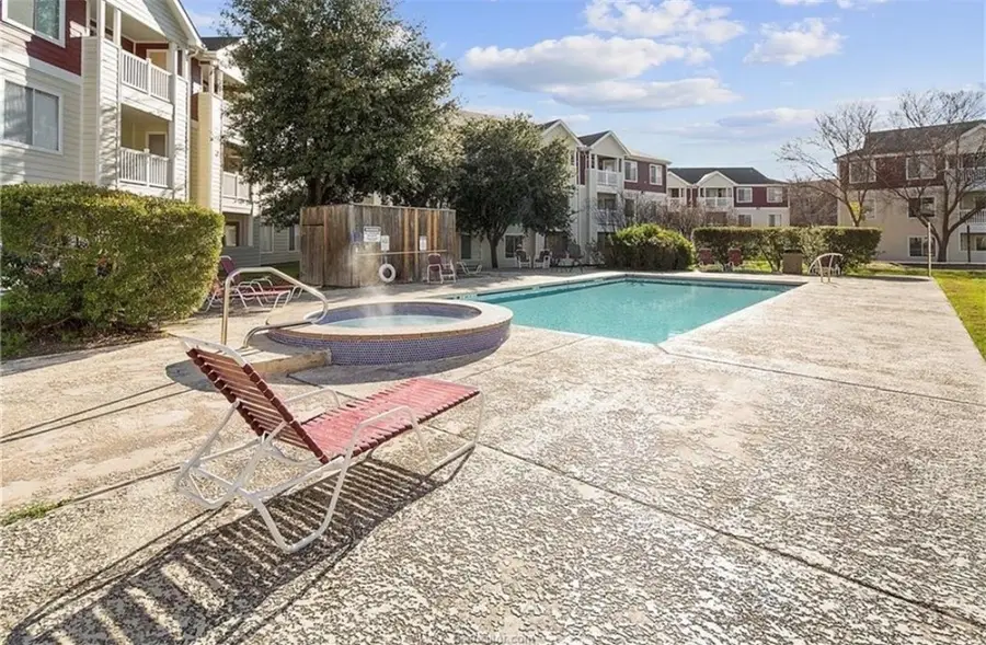 517 Southwest Parkway #302, College Station, TX 77840 - Image #3