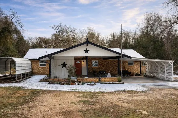 31 Hawaii Lane, Hilltop Lakes, TX 77871