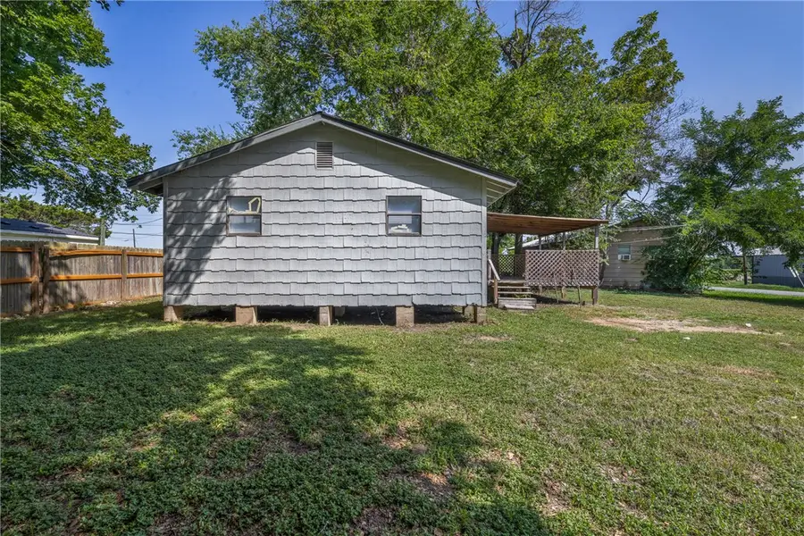 1303 W Main Street, Madisonville, TX 77864 - #2