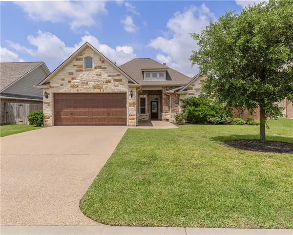 3520 Foxcroft Path, Bryan, TX 77808