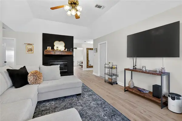 3712 Ravenwood Drive, Bryan, TX 77802