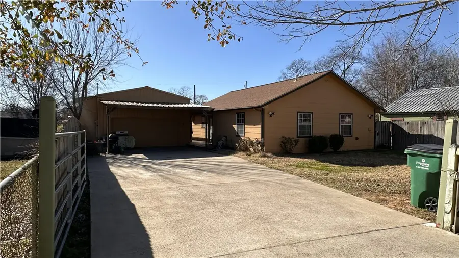 404 Wilson Street N, Madisonville, TX 77864 - #2