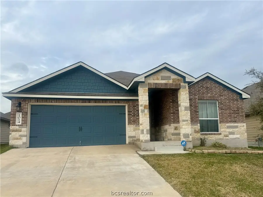 1014 Fannin St, Brenham, TX 77833 - #2