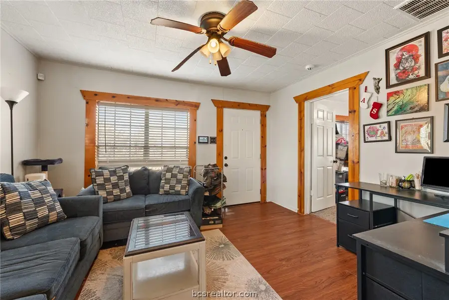 1014 Suncrest Street, Bryan, TX 77803 - Image #3