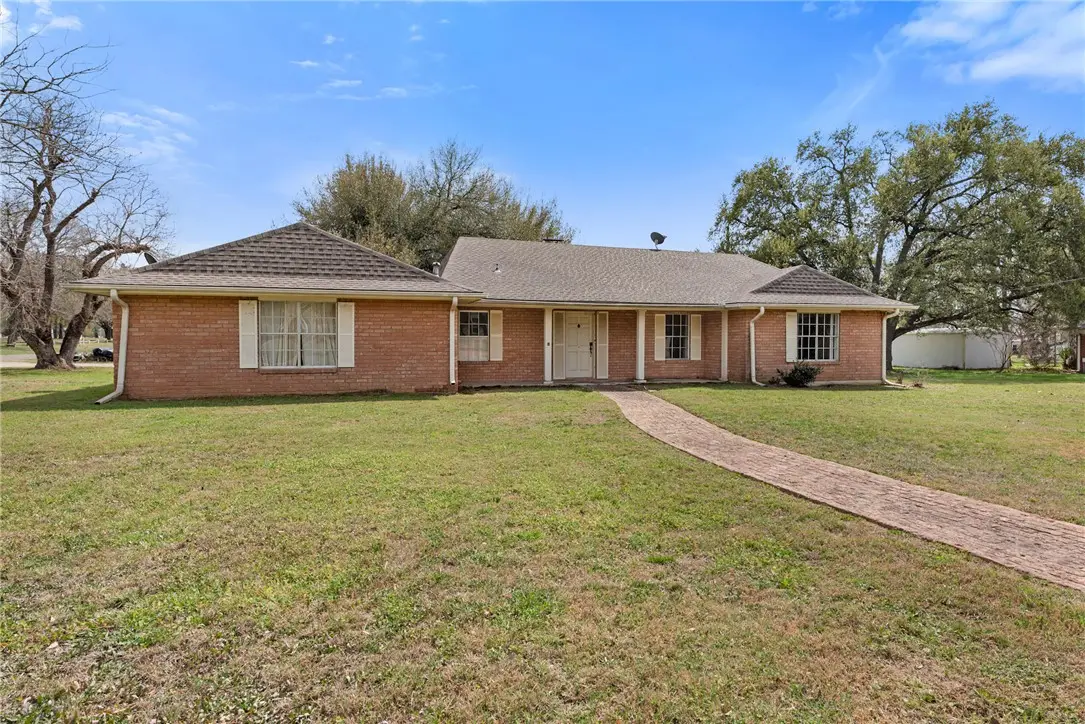608 E Barton Street, Calvert, TX 77837 - #1