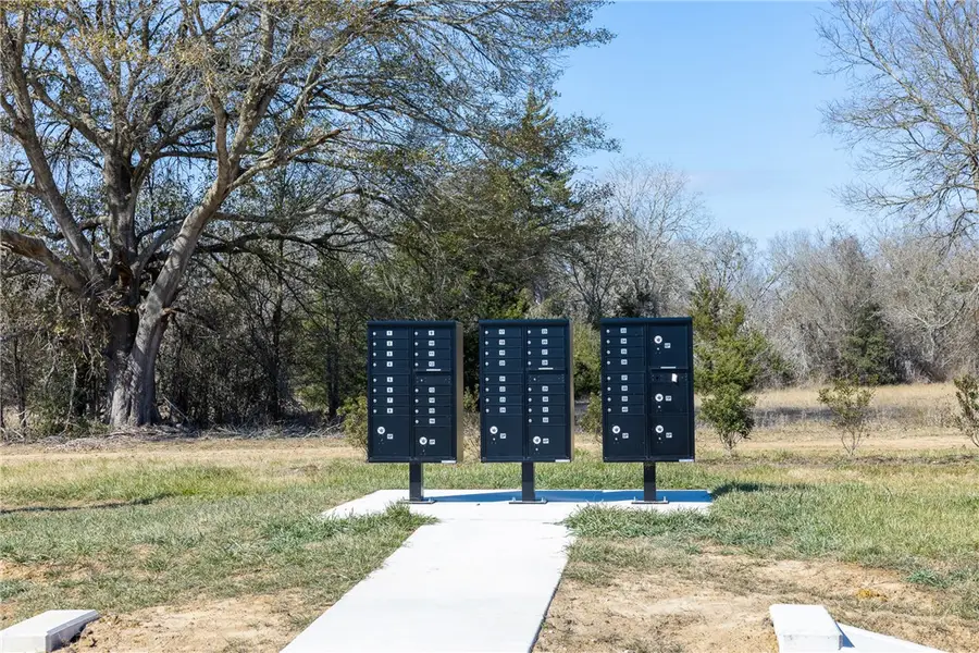 104 Pueblo Drive, Caldwell, TX 77836 - #3