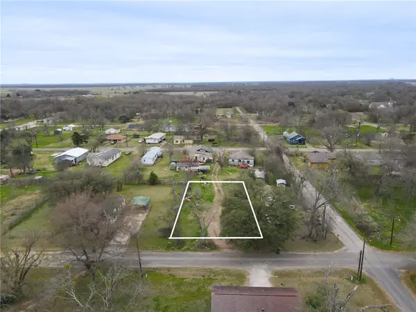 603 W Hanna Street, Calvert, TX 77837