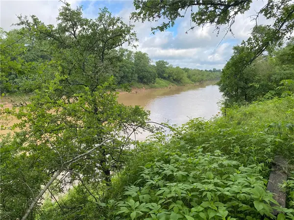 6770 River Oaks Drive, College Station, TX 77845