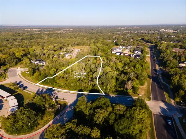 3094 Club Drive, Bryan, TX 77807