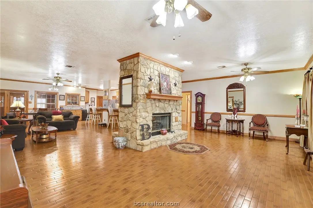 9310 S Business 6, Navasota, TX 77868 - #1