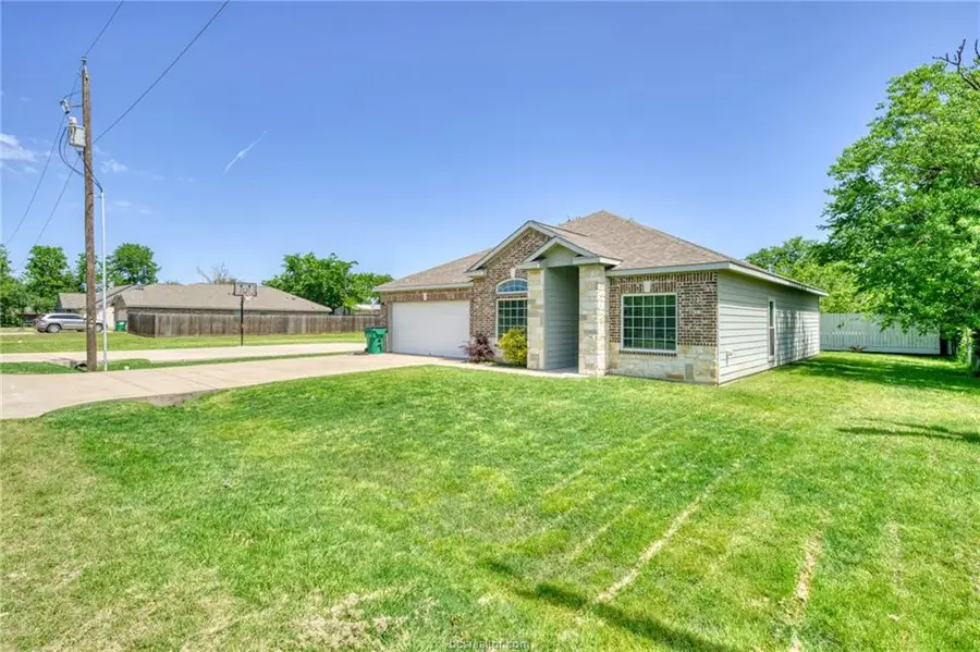 1104 Jennifer Street, Madisonville, TX 77864 - #3