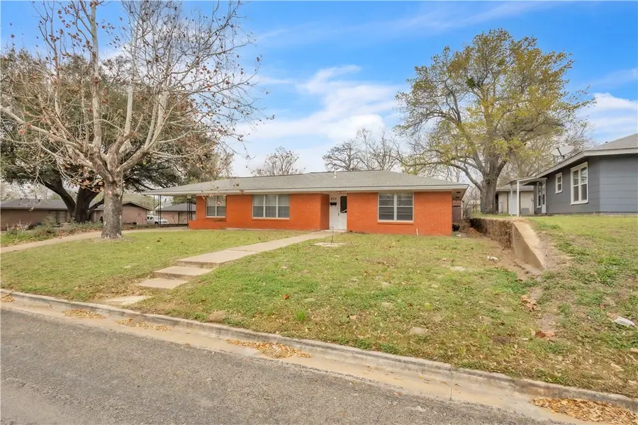 405 E Brown Street, Hearne, TX 77859 - #2