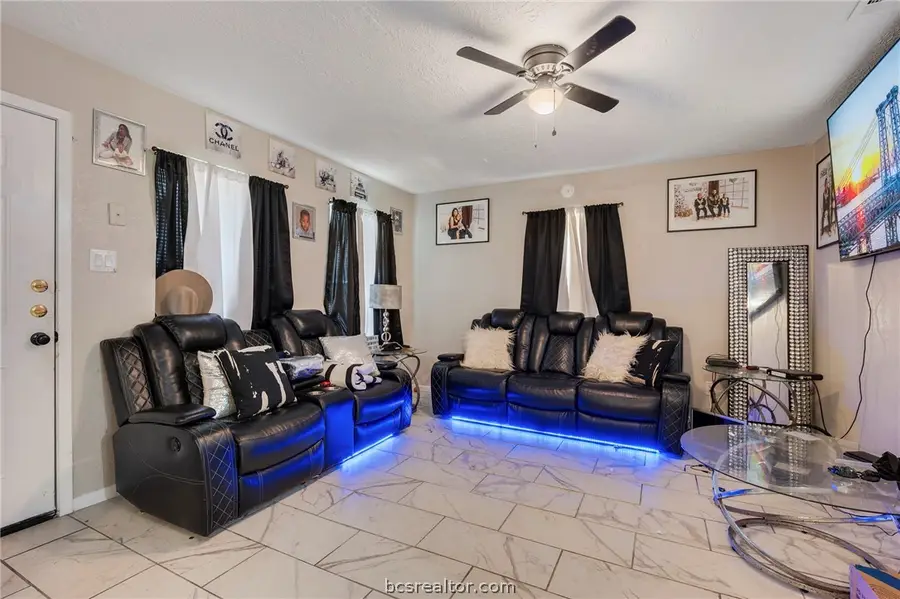 2361/2363 N Earl Rudder, Bryan, TX 77803 - #2