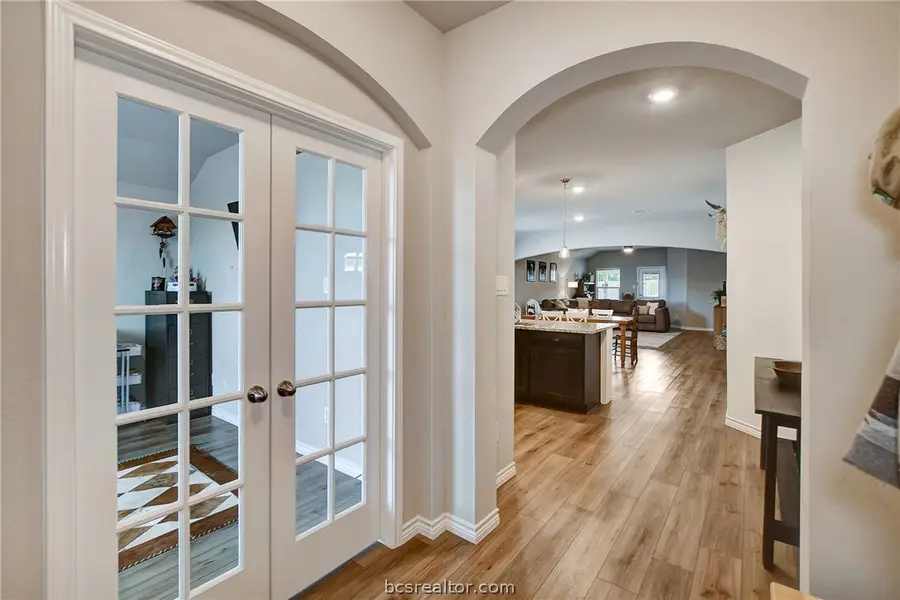 1011 Davy Street, Brenham, TX 77833 - #3