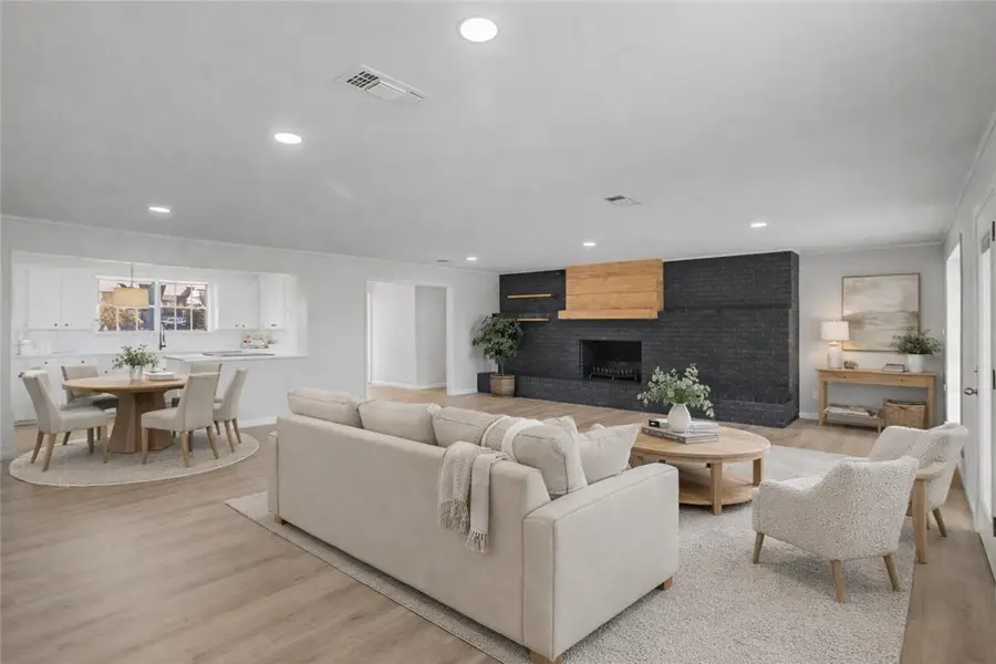 203 E Marietta Street, Madisonville, TX 77864 - #2