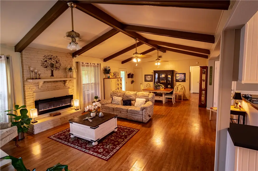 212 Golfview Drive, Hilltop Lakes, TX 77871 - #1