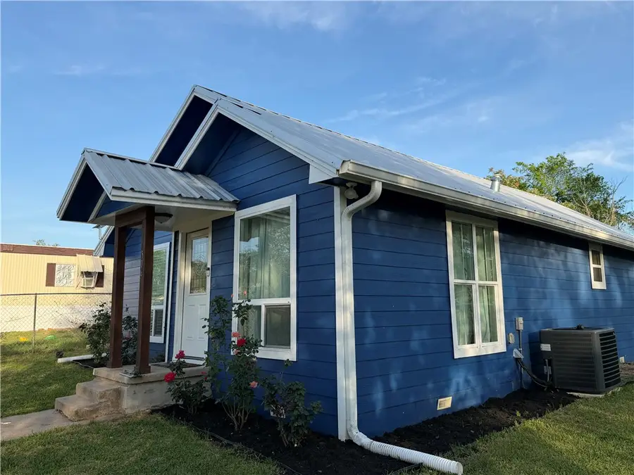 306 Moss Avenue, Hearne, TX 77859 - #2