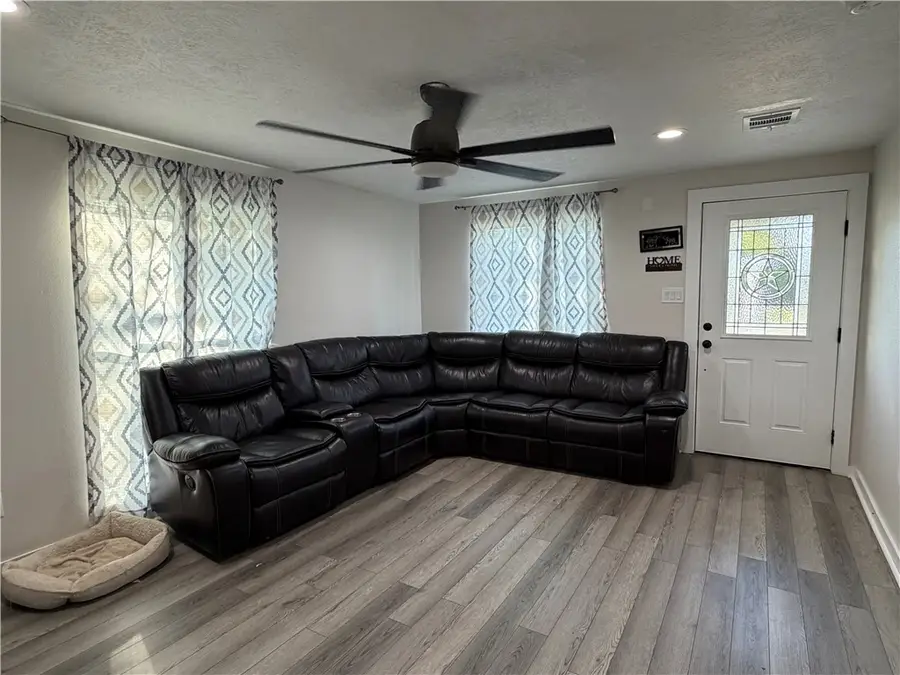 306 Moss Avenue, Hearne, TX 77859 - #3