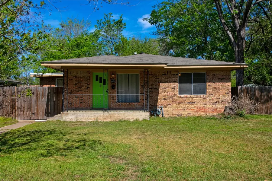 606 Wheelock Street, Hearne, TX 77859 - #2