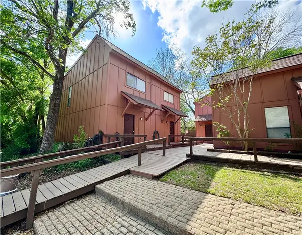 3923 Old Oaks Drive #5, Bryan, TX 77802