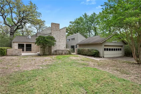 2520 Faulkner Drive, College Station, TX 77845