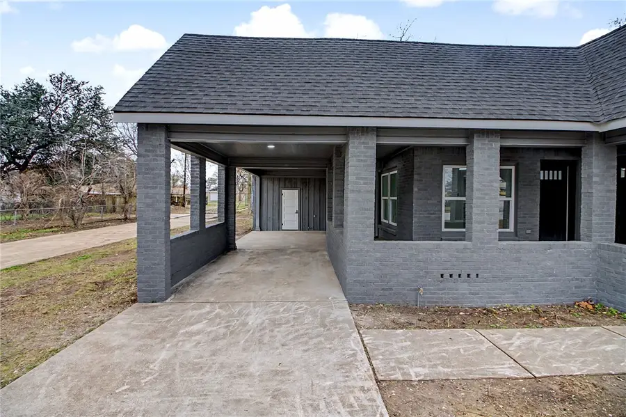 902 Post Oak Street, Hearne, TX 77859 - #2