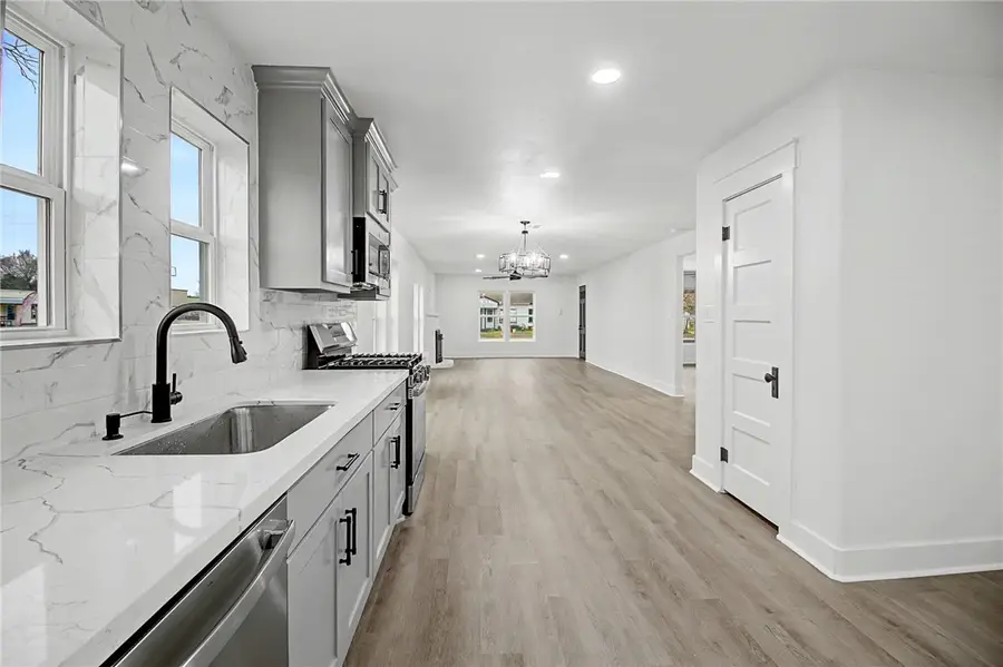 902 Post Oak Street, Hearne, TX 77859 - #3