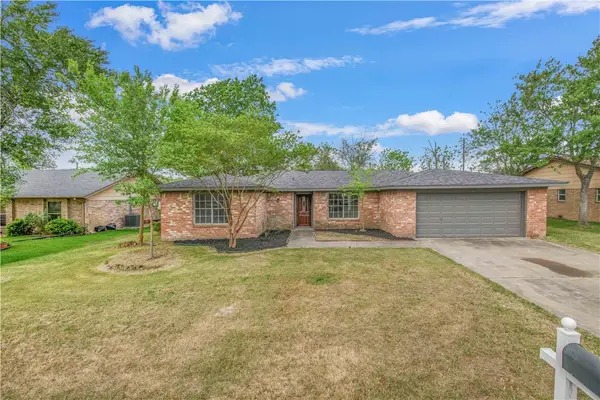 2906 Woodmeadow Drive, Bryan, TX 77802