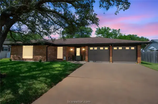 2305 Hillside Drive, Bryan, TX 77802
