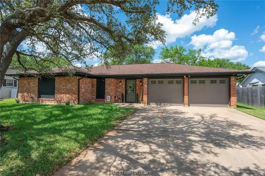 2305 Hillside Drive, Bryan, TX 77802 - #2