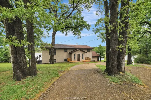 571 Lakeview Circle, Hilltop Lakes, TX 77871