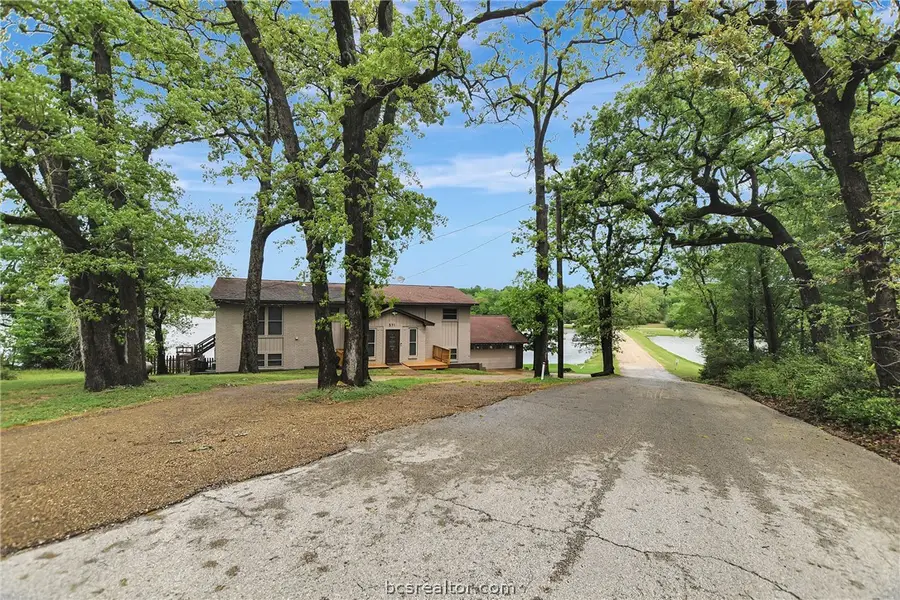 571 Lakeview Circle, Hilltop Lakes, TX 77871 - #2