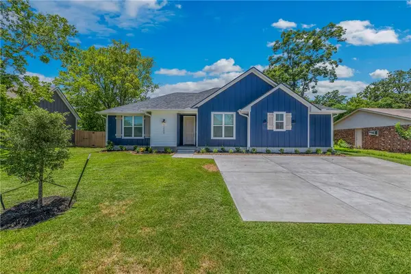 1220 Neal Pickett Drive, College Station, TX 77840