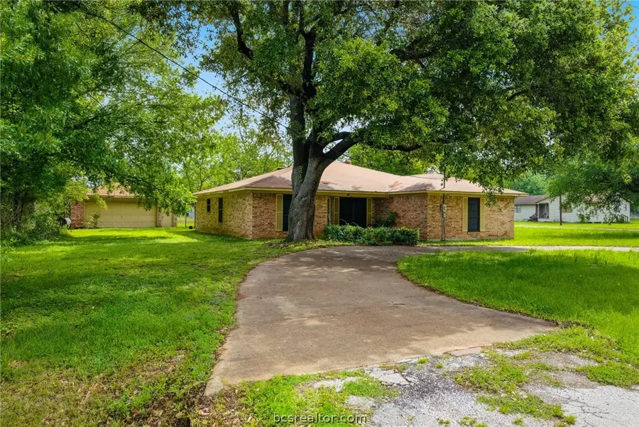 706 Mesquite Street, Calvert, TX 77837 - #2