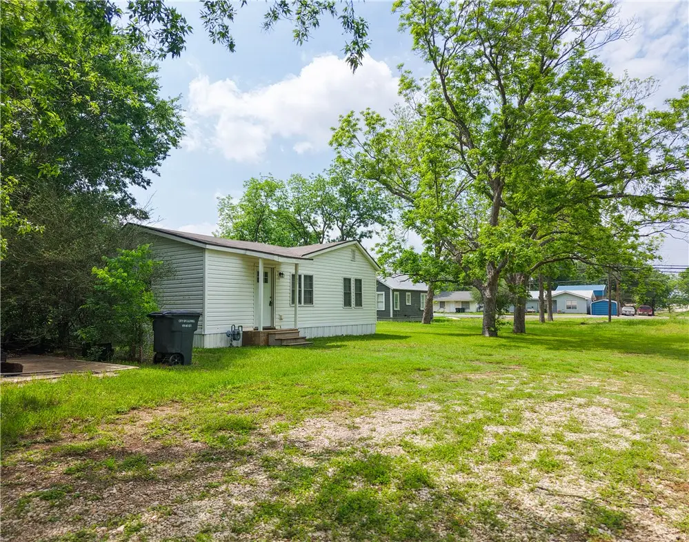 1207 W 6th Street, Caldwell, TX 77836 - #1
