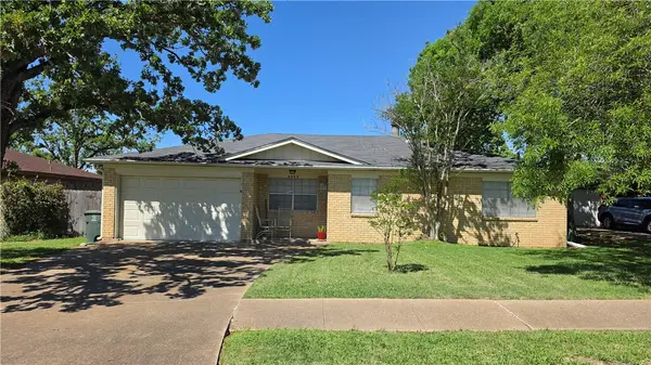 4009 Woodcrest Drive, Bryan, TX 77802