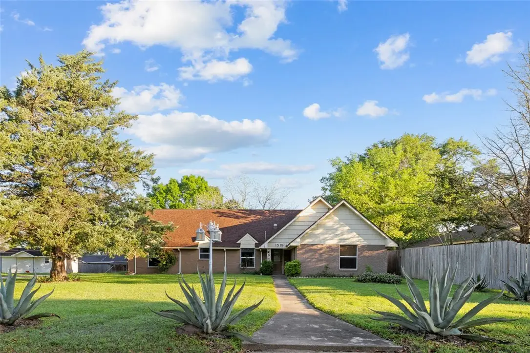 1519 Everitt Street, Navasota, TX 77868 - #1