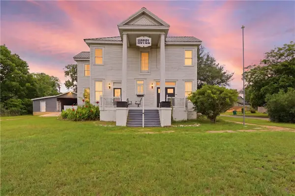 408 S Railroad Avenue, Calvert, TX 77837