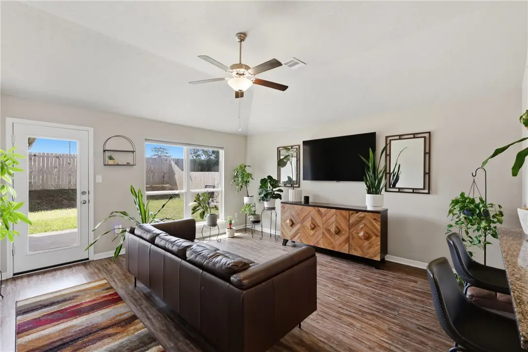 2725 Porters Way, Bryan, TX 77803 - #1