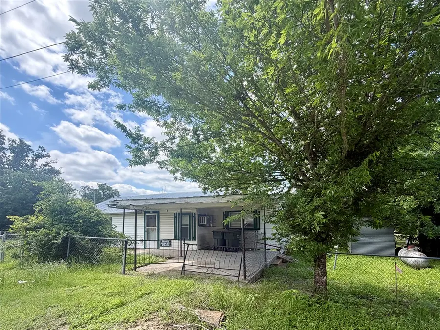 808 W Boundary Street, Giddings, TX 78942 - #2